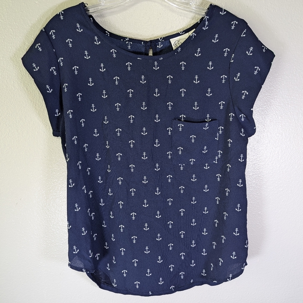 Janet Chung blue anchor keyhole back short sleeve top size M